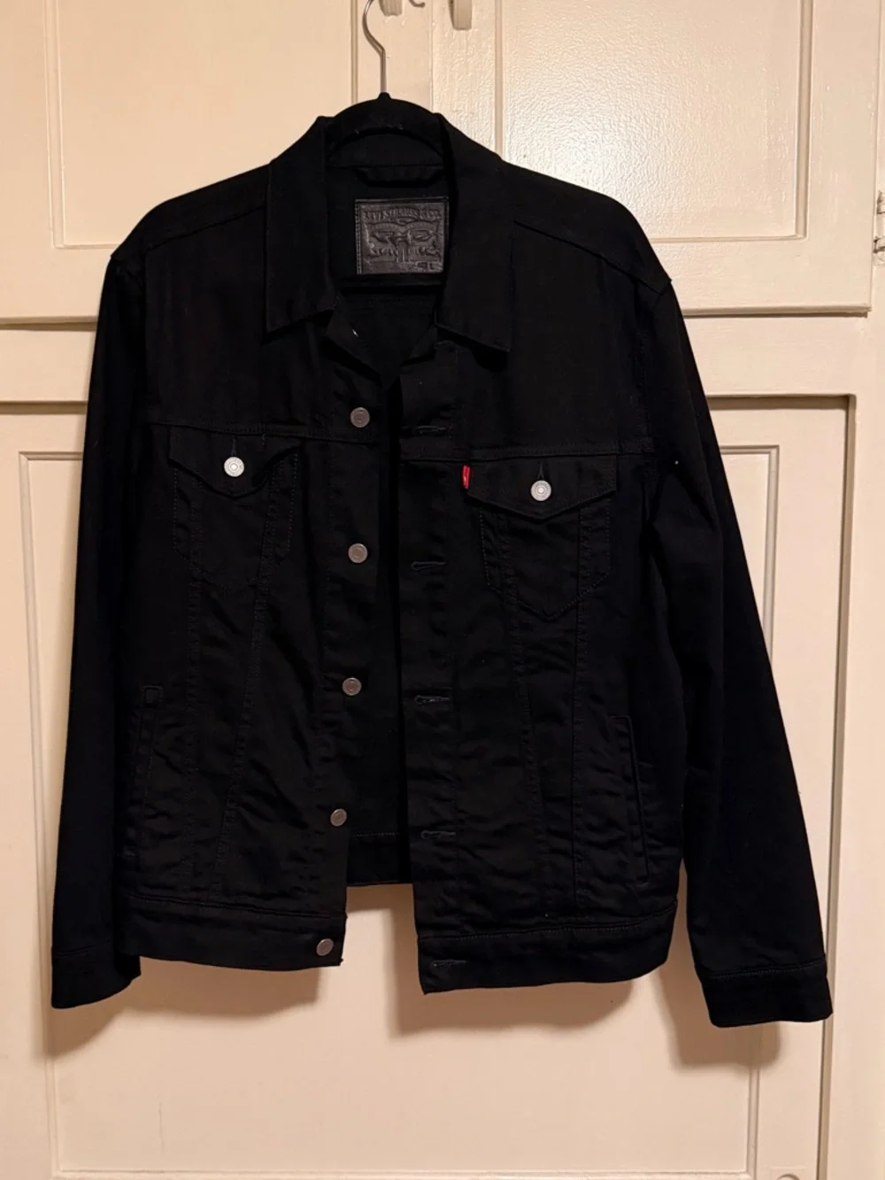 Levi's Black Men's Denim Trucker Jacket with Red Tab - Picture 2 of 3